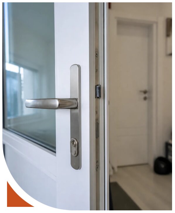 Установка замка в пластиковую дверь в Чехове от 2542 р. | Разлок-Чхв
